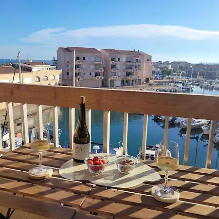 Berea - Les Cormorans - Vue Port Et Apartment